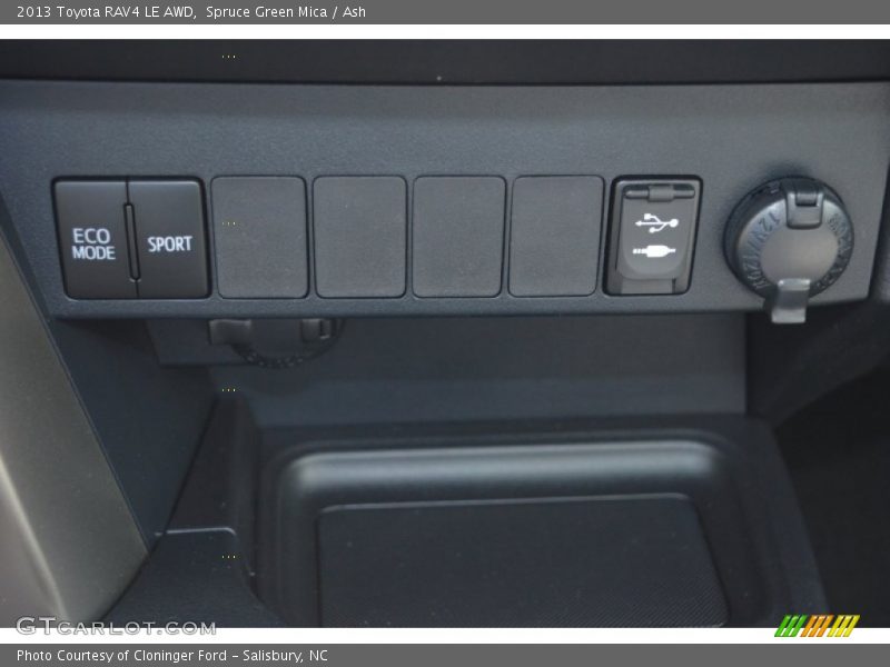 Spruce Green Mica / Ash 2013 Toyota RAV4 LE AWD