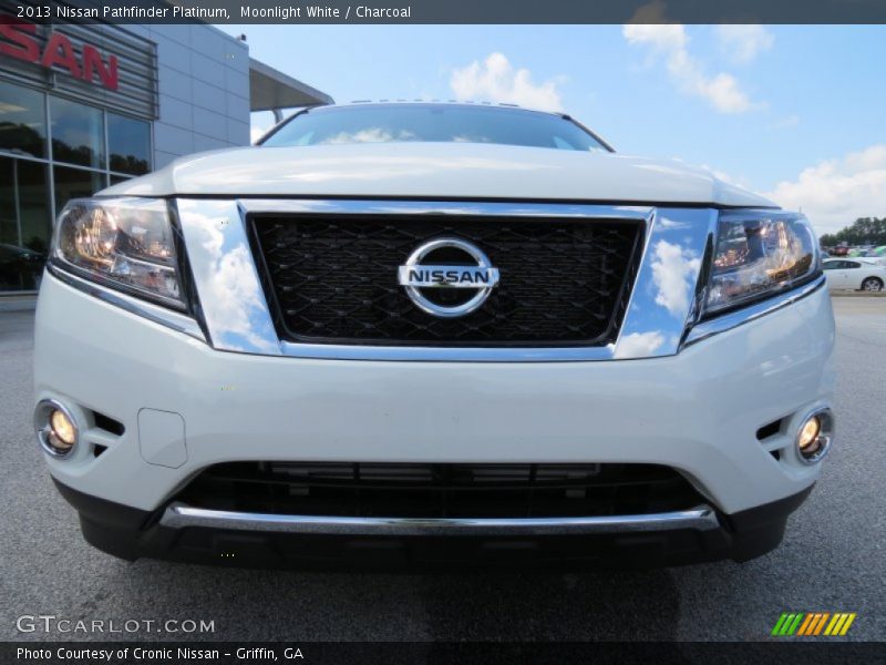 Moonlight White / Charcoal 2013 Nissan Pathfinder Platinum
