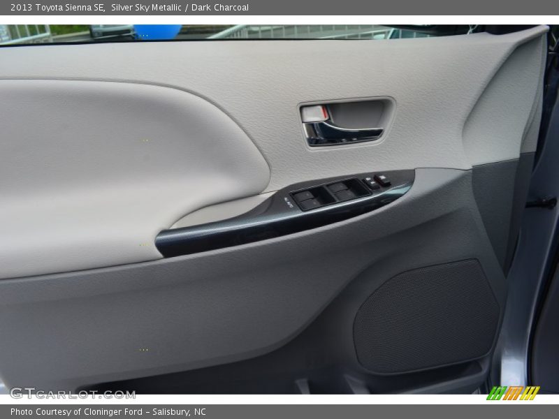 Silver Sky Metallic / Dark Charcoal 2013 Toyota Sienna SE