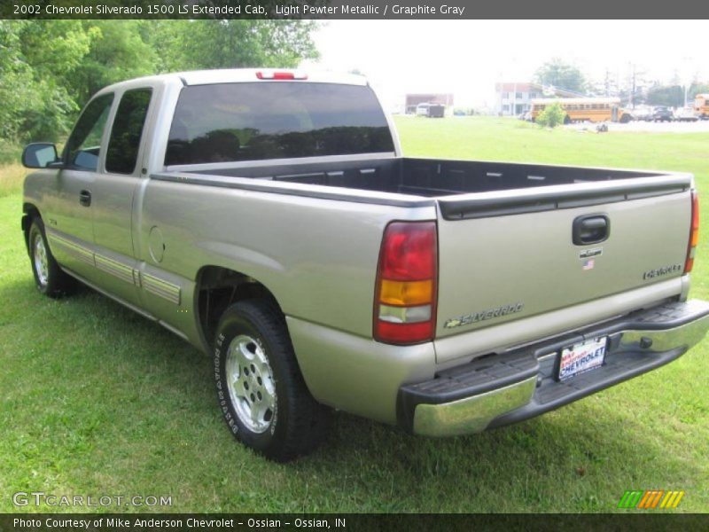 Light Pewter Metallic / Graphite Gray 2002 Chevrolet Silverado 1500 LS Extended Cab