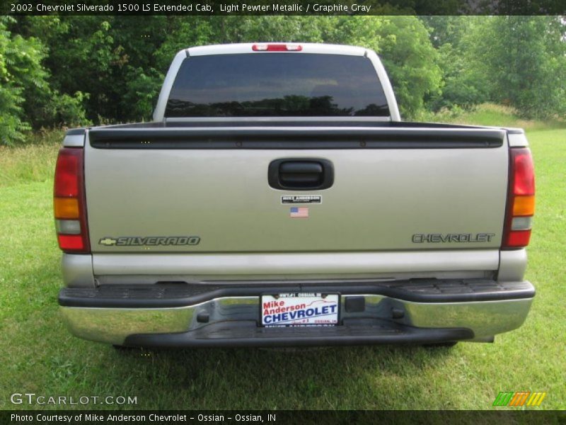 Light Pewter Metallic / Graphite Gray 2002 Chevrolet Silverado 1500 LS Extended Cab