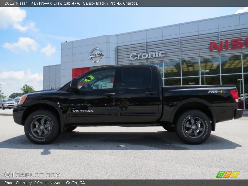 Galaxy Black / Pro 4X Charcoal 2013 Nissan Titan Pro-4X Crew Cab 4x4