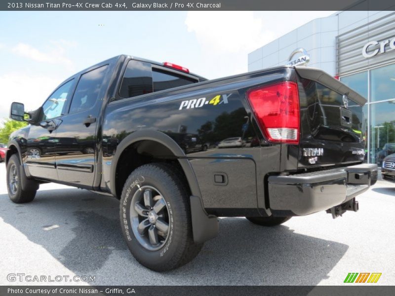 Galaxy Black / Pro 4X Charcoal 2013 Nissan Titan Pro-4X Crew Cab 4x4
