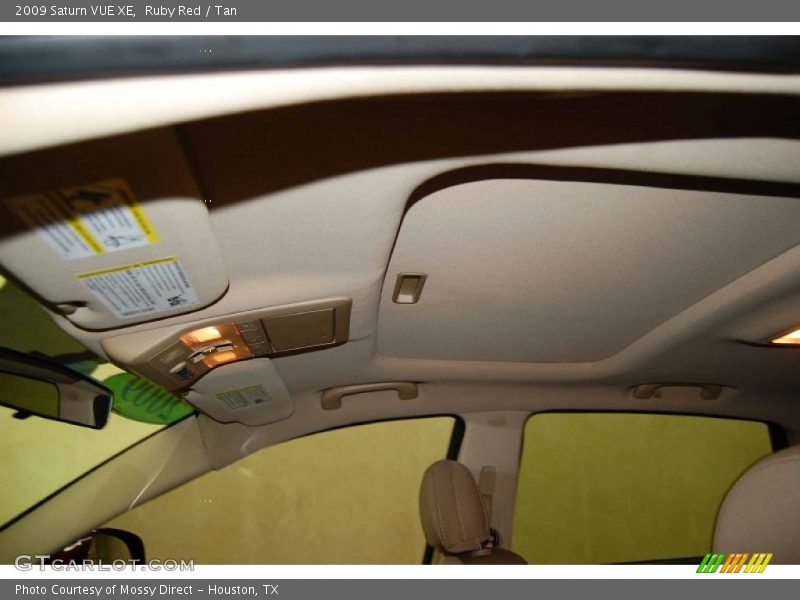 Ruby Red / Tan 2009 Saturn VUE XE
