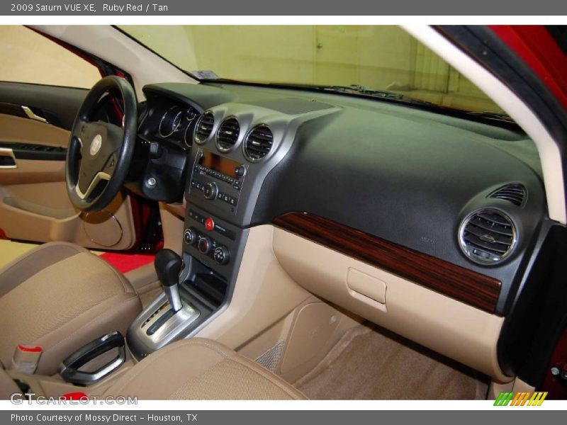 Ruby Red / Tan 2009 Saturn VUE XE