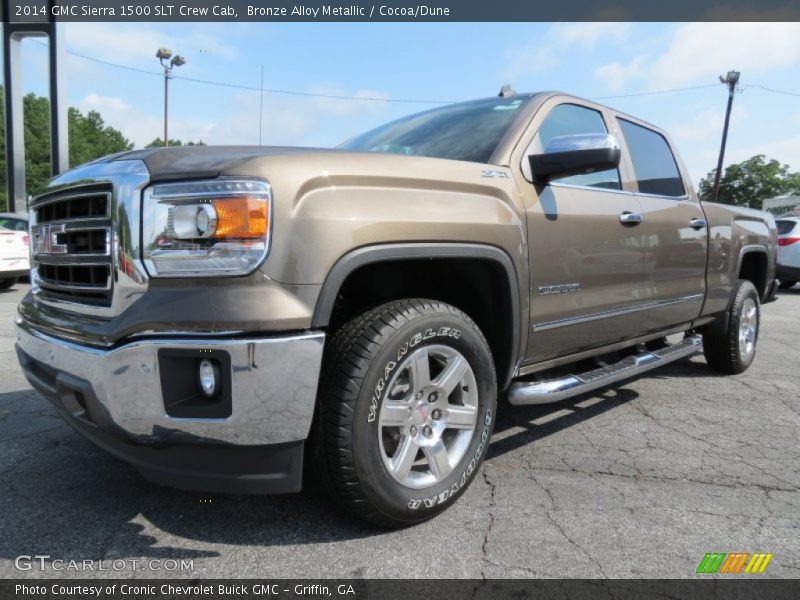 Front 3/4 View of 2014 Sierra 1500 SLT Crew Cab