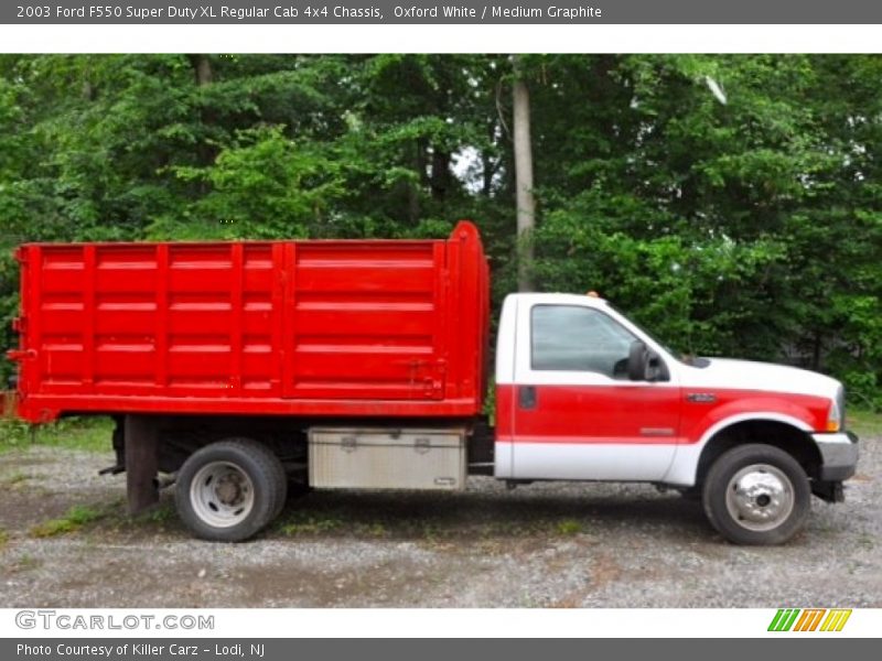 Oxford White / Medium Graphite 2003 Ford F550 Super Duty XL Regular Cab 4x4 Chassis