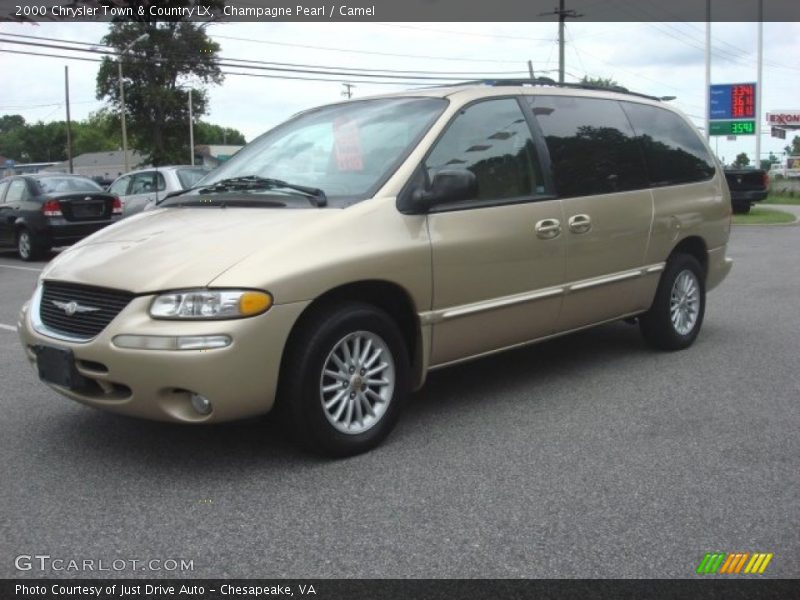 Champagne Pearl / Camel 2000 Chrysler Town & Country LX