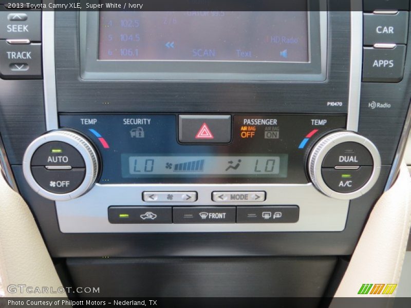 Super White / Ivory 2013 Toyota Camry XLE