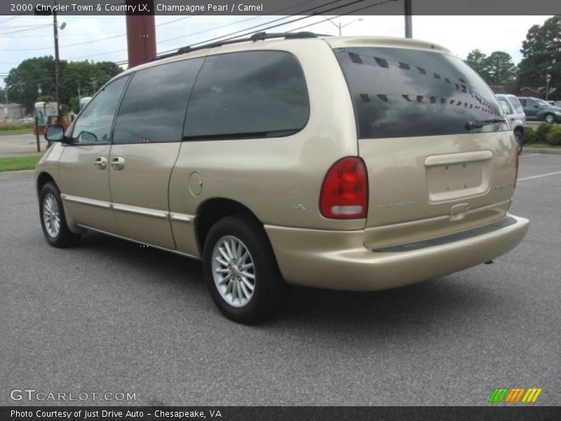 Champagne Pearl / Camel 2000 Chrysler Town & Country LX