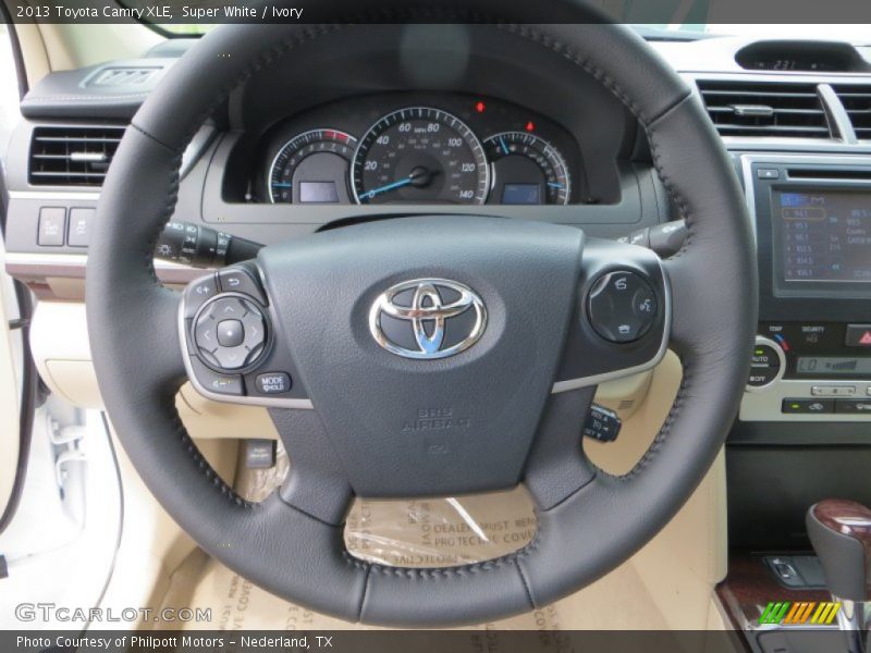 Super White / Ivory 2013 Toyota Camry XLE