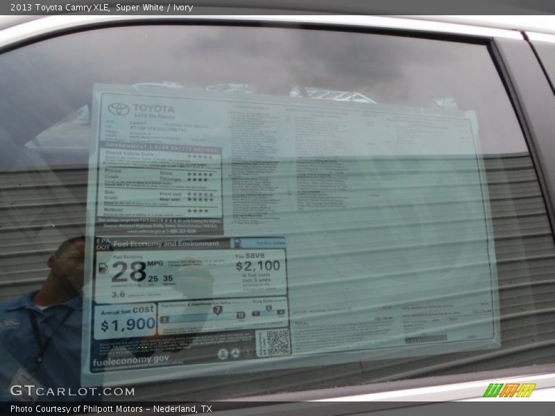 Super White / Ivory 2013 Toyota Camry XLE