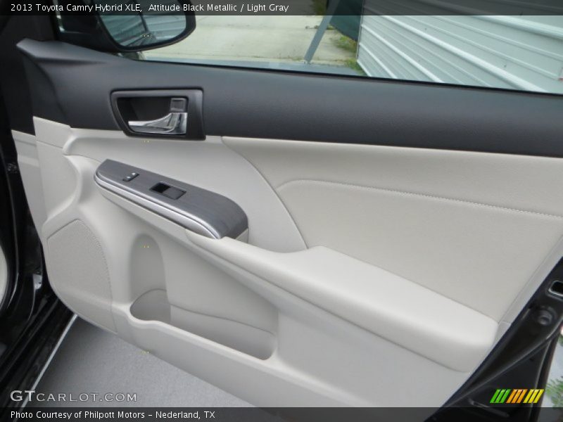 Attitude Black Metallic / Light Gray 2013 Toyota Camry Hybrid XLE