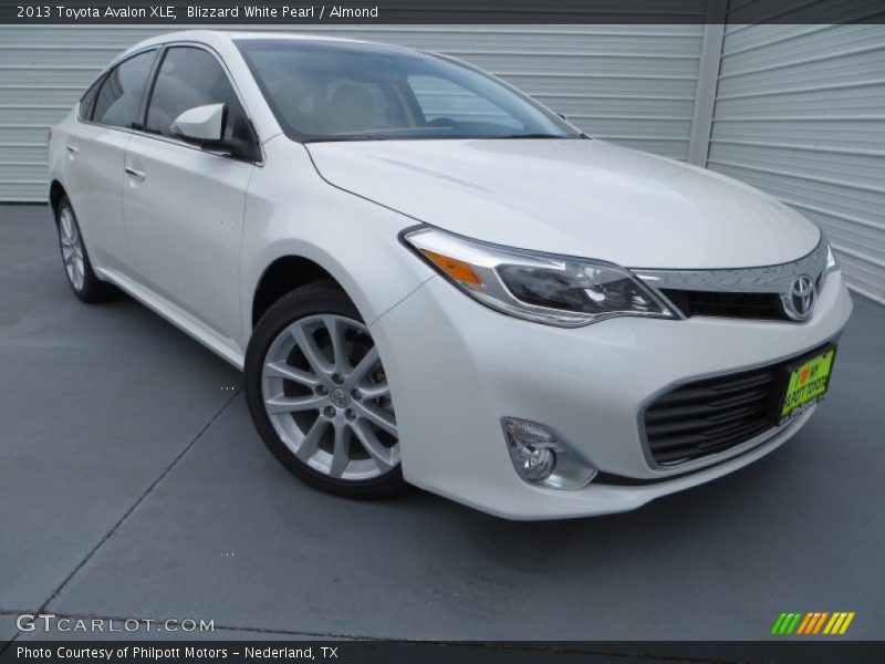 Blizzard White Pearl / Almond 2013 Toyota Avalon XLE