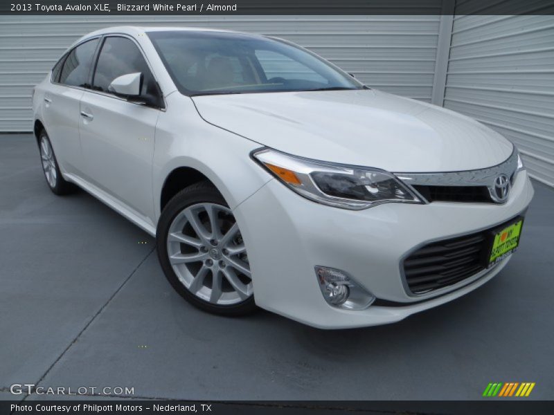 Blizzard White Pearl / Almond 2013 Toyota Avalon XLE
