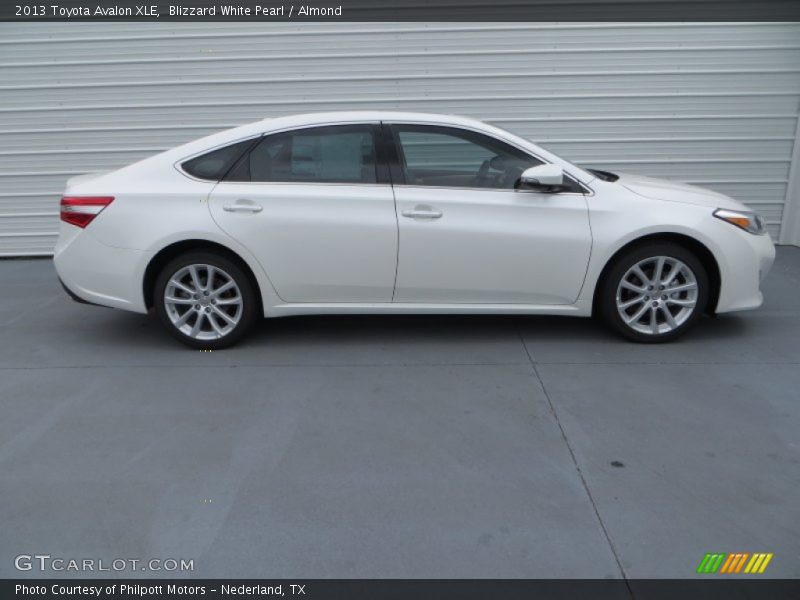Blizzard White Pearl / Almond 2013 Toyota Avalon XLE