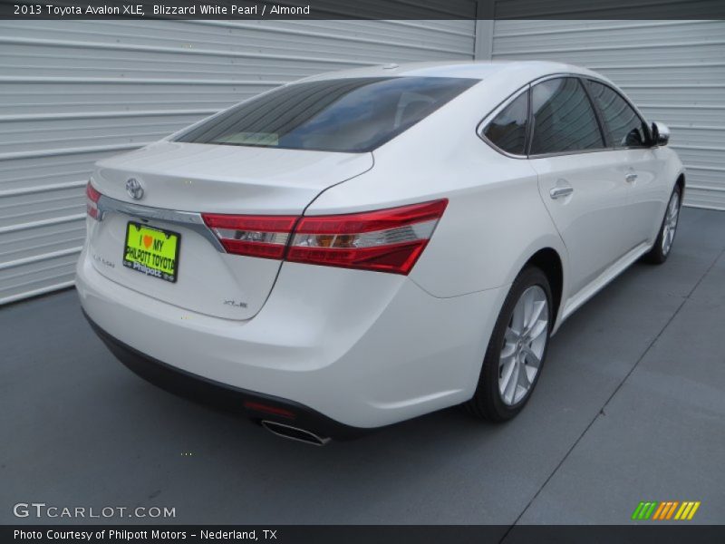 Blizzard White Pearl / Almond 2013 Toyota Avalon XLE