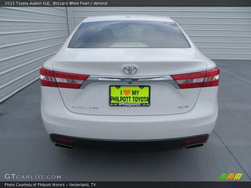 Blizzard White Pearl / Almond 2013 Toyota Avalon XLE