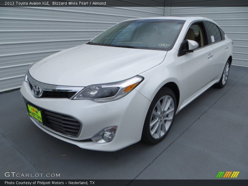 Blizzard White Pearl / Almond 2013 Toyota Avalon XLE