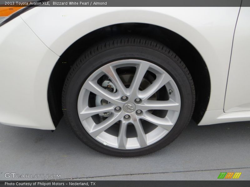 Blizzard White Pearl / Almond 2013 Toyota Avalon XLE