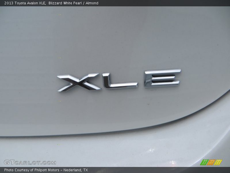 Blizzard White Pearl / Almond 2013 Toyota Avalon XLE