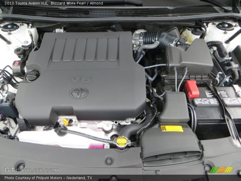 Blizzard White Pearl / Almond 2013 Toyota Avalon XLE