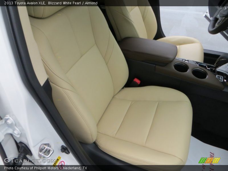 Blizzard White Pearl / Almond 2013 Toyota Avalon XLE