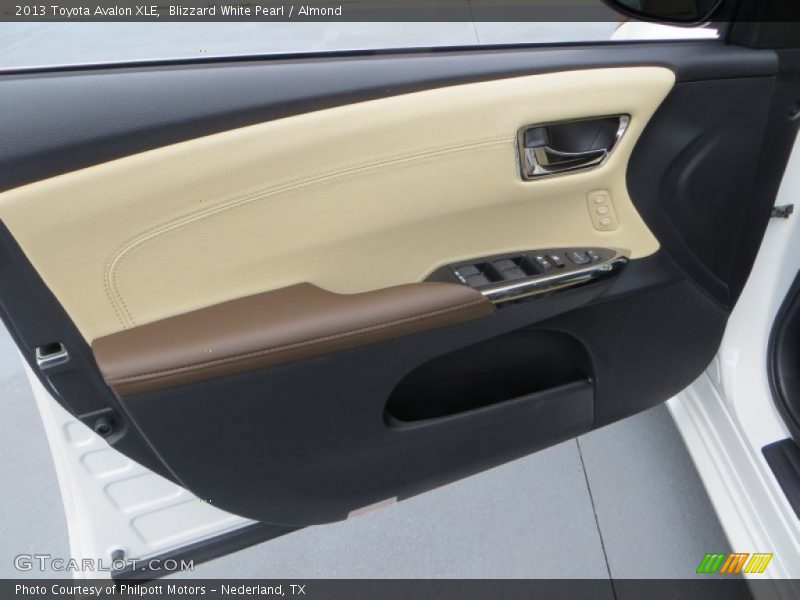 Blizzard White Pearl / Almond 2013 Toyota Avalon XLE