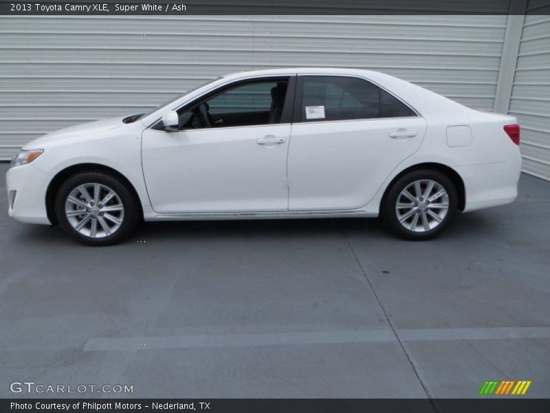 Super White / Ash 2013 Toyota Camry XLE