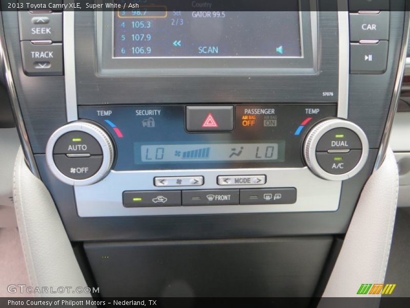 Super White / Ash 2013 Toyota Camry XLE