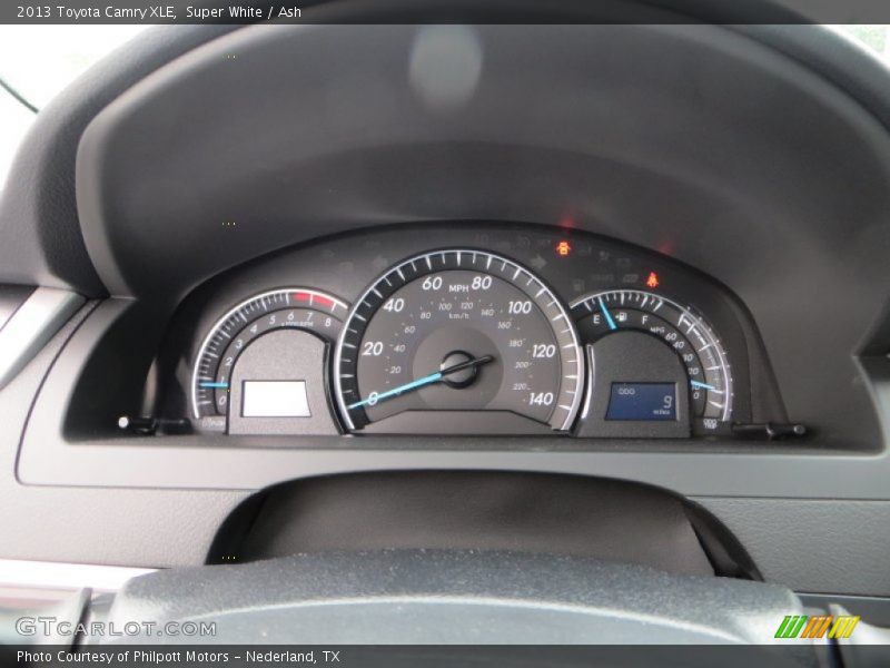 Super White / Ash 2013 Toyota Camry XLE