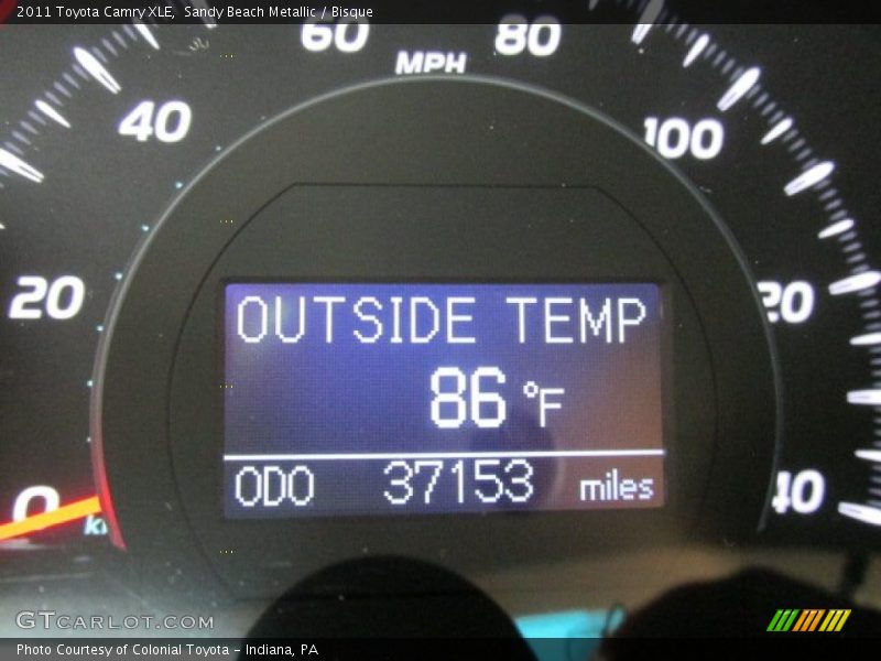 Sandy Beach Metallic / Bisque 2011 Toyota Camry XLE