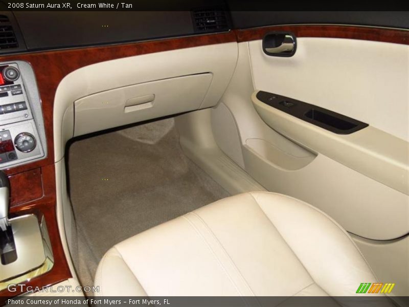 Cream White / Tan 2008 Saturn Aura XR