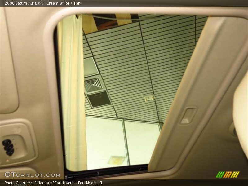 Cream White / Tan 2008 Saturn Aura XR