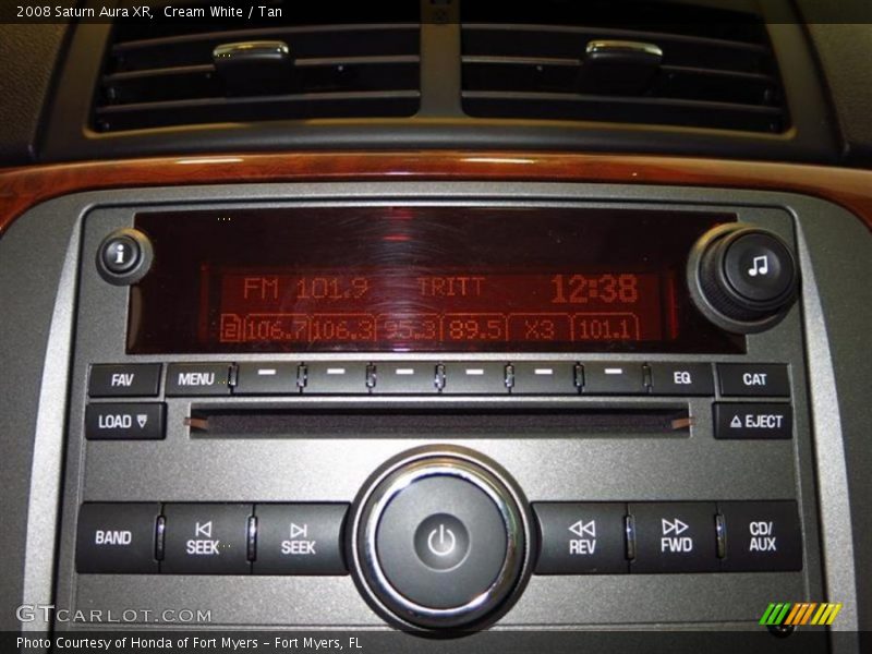 Cream White / Tan 2008 Saturn Aura XR