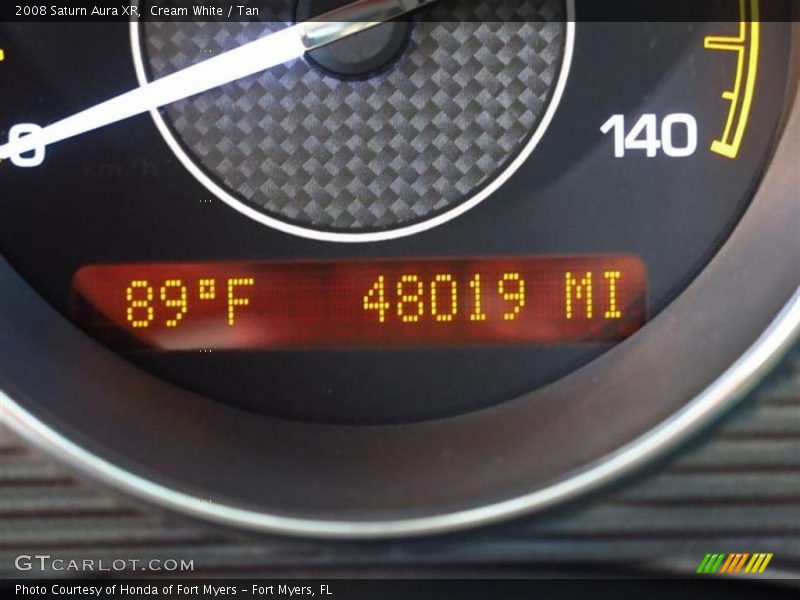 Cream White / Tan 2008 Saturn Aura XR