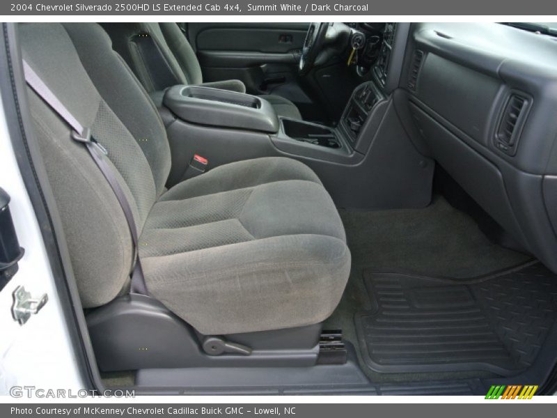 Summit White / Dark Charcoal 2004 Chevrolet Silverado 2500HD LS Extended Cab 4x4