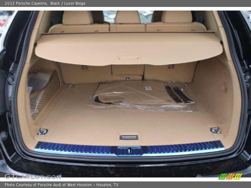 Black / Luxor Beige 2013 Porsche Cayenne
