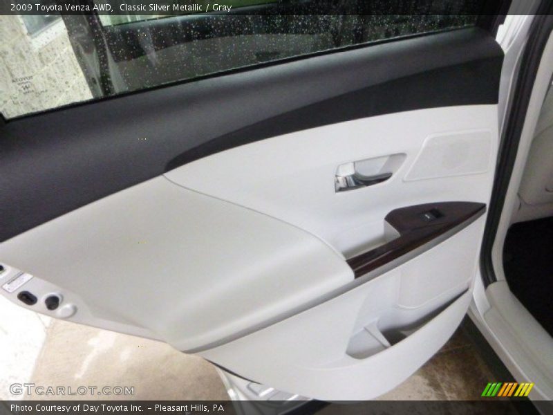 Classic Silver Metallic / Gray 2009 Toyota Venza AWD