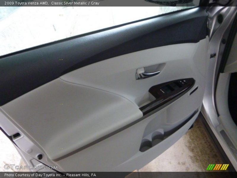Classic Silver Metallic / Gray 2009 Toyota Venza AWD