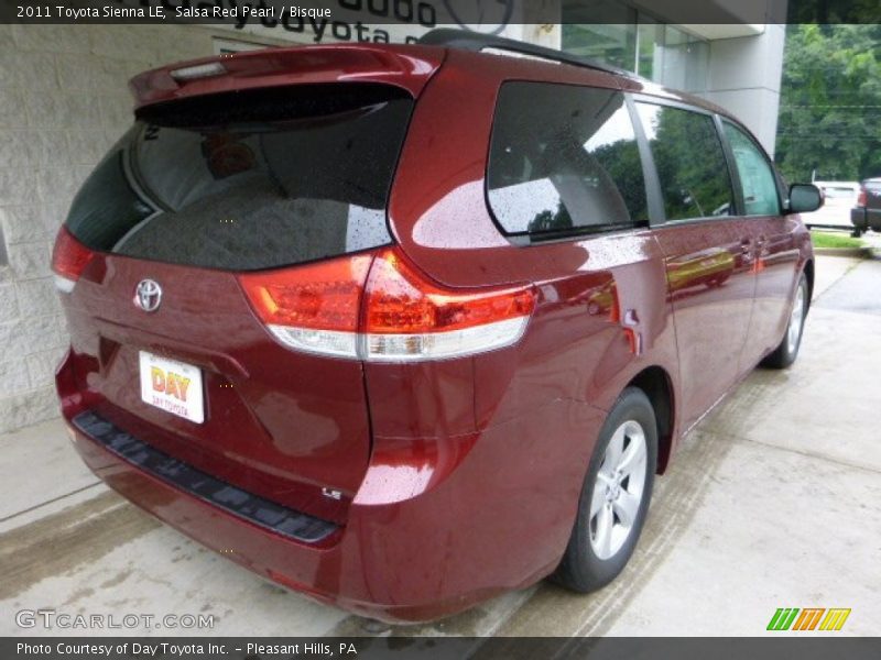 Salsa Red Pearl / Bisque 2011 Toyota Sienna LE