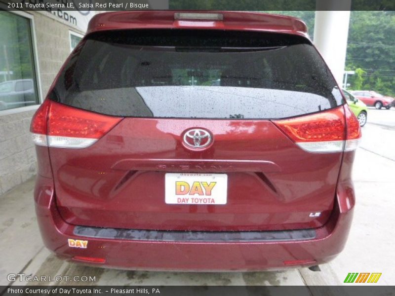 Salsa Red Pearl / Bisque 2011 Toyota Sienna LE