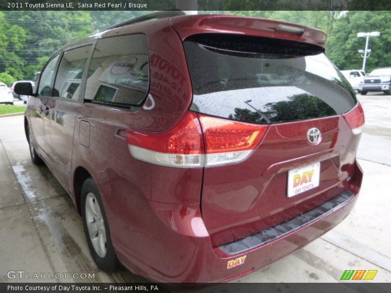 Salsa Red Pearl / Bisque 2011 Toyota Sienna LE