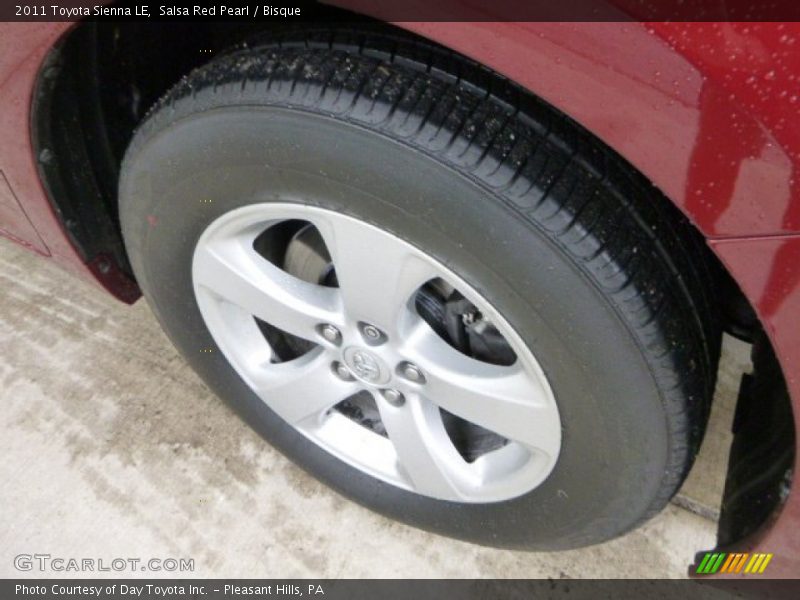 Salsa Red Pearl / Bisque 2011 Toyota Sienna LE