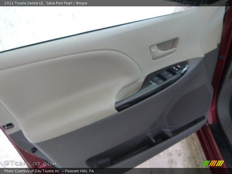 Salsa Red Pearl / Bisque 2011 Toyota Sienna LE