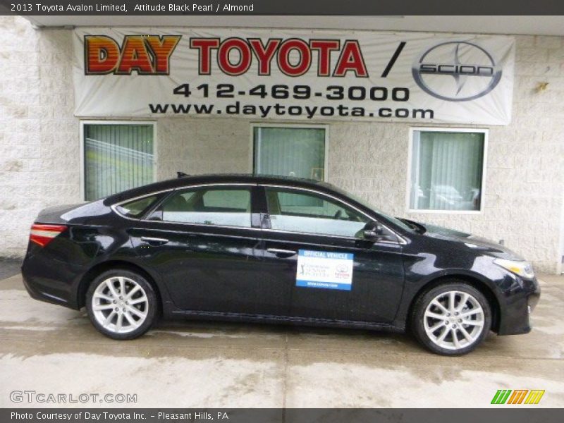 Attitude Black Pearl / Almond 2013 Toyota Avalon Limited