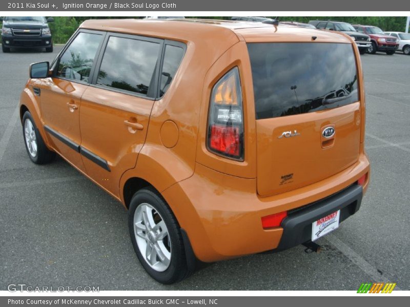 Ignition Orange / Black Soul Logo Cloth 2011 Kia Soul +