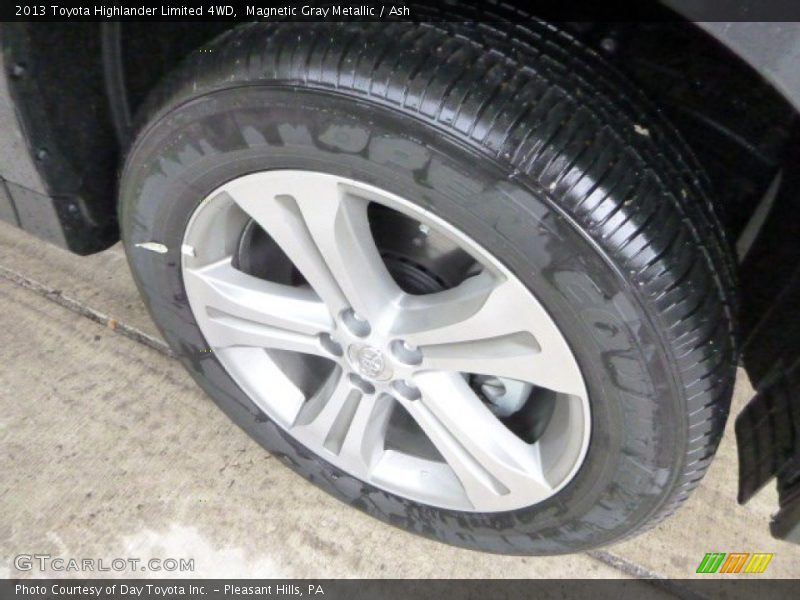 Magnetic Gray Metallic / Ash 2013 Toyota Highlander Limited 4WD