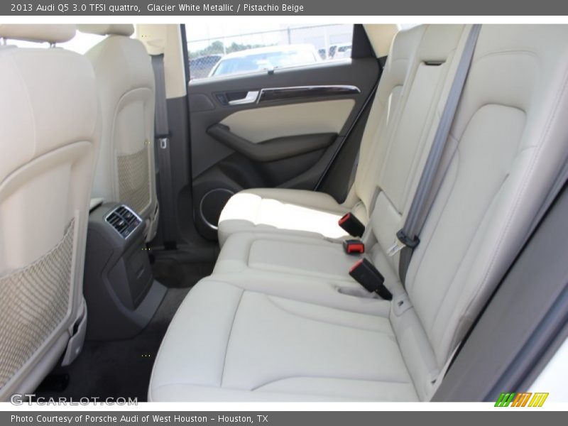 Rear Seat of 2013 Q5 3.0 TFSI quattro