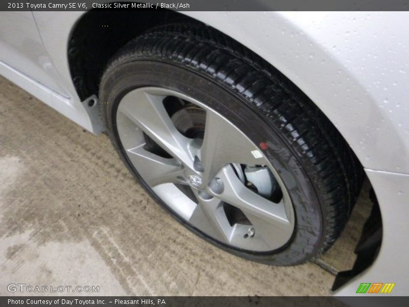 Classic Silver Metallic / Black/Ash 2013 Toyota Camry SE V6
